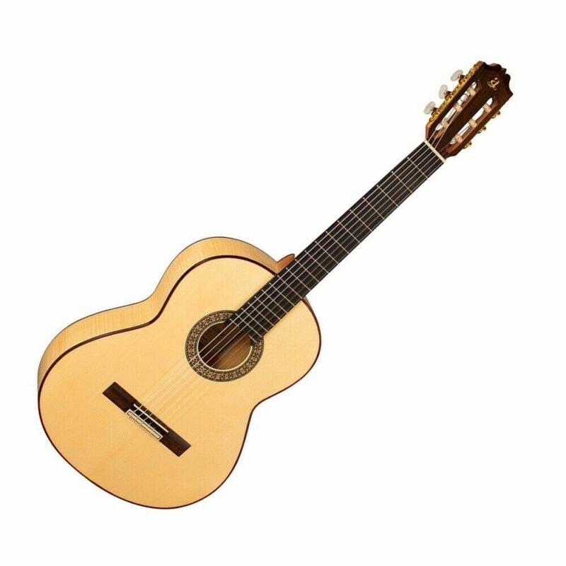 Admira Flamenco Guitar F4