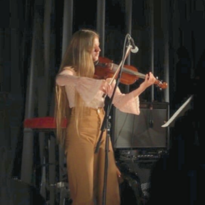 Phoebe Neumann Violin