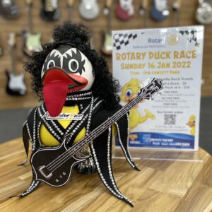 Kiss Duck 2022