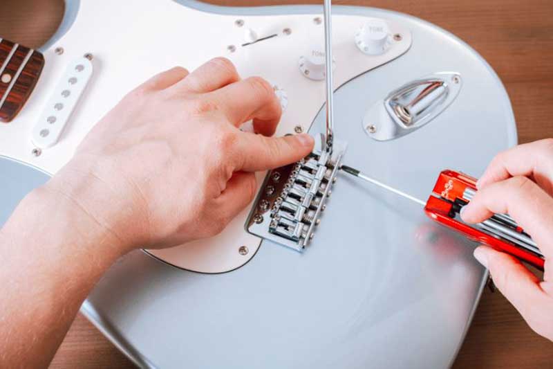 Repair Guitar